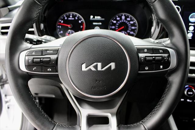 Photo of 2023 Glacial White Pearl Kia K5