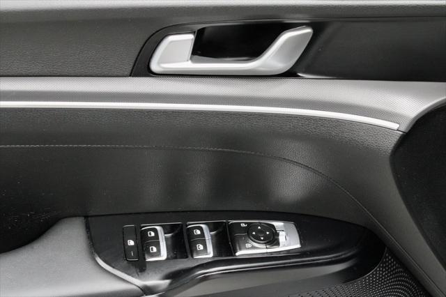 Photo of 2023 Glacial White Pearl Kia K5