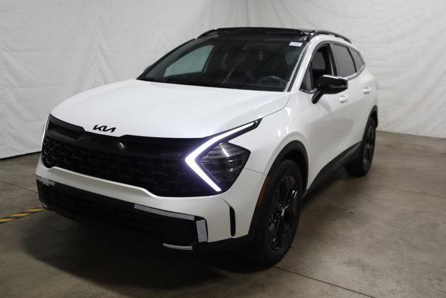 Photo of 2025 Snow White Pearl Kia Sportage