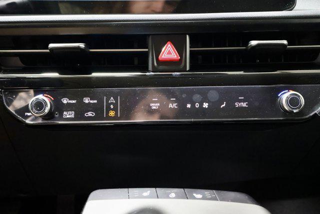 Photo of 2025 Ebony Black Kia EV6