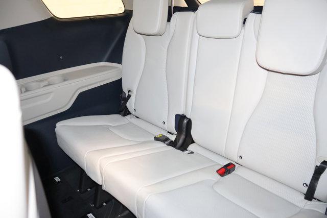 Photo of 2026 Ivory Silver Kia Carnival Hybrid