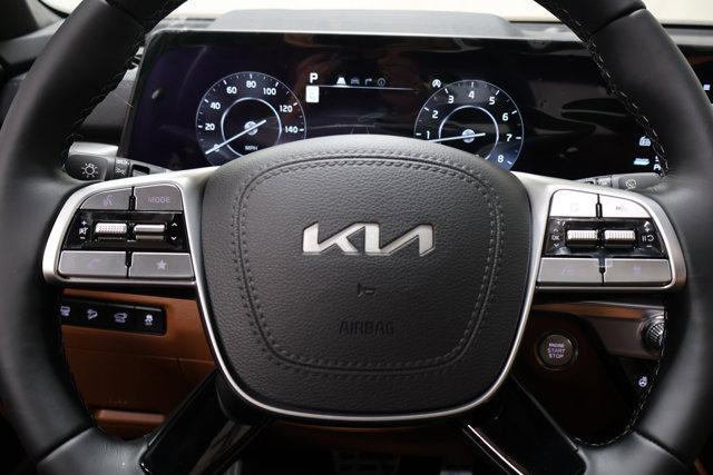 Photo of 2025 GLACIAL WHITE Kia Telluride