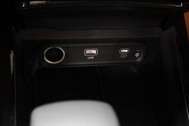 Photo of 2025 GLACIAL WHITE Kia Telluride