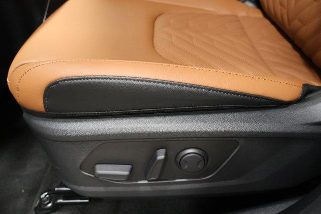 Photo of 2026 Glacial White Pearl Kia Sportage