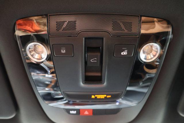 Photo of 2026 Glacial White Pearl Kia Sportage