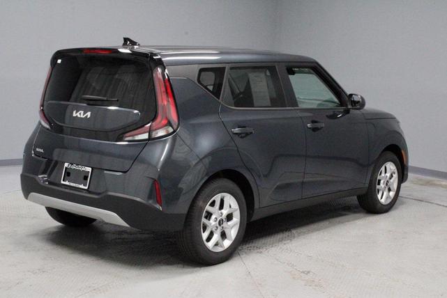 Photo of 2024 Gravity Gray Kia Soul
