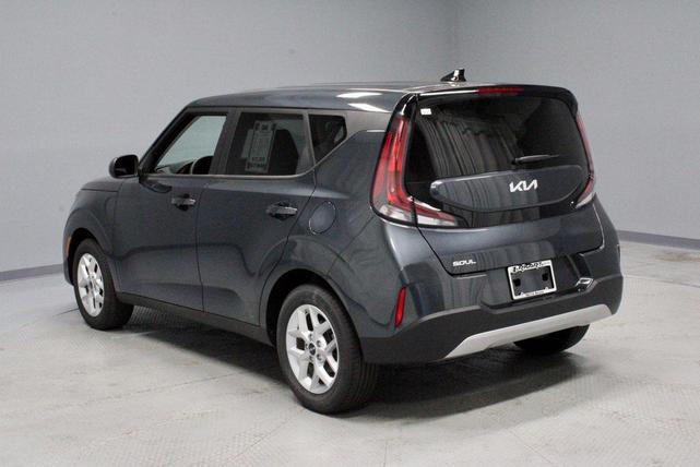 Photo of 2024 Gravity Gray Kia Soul