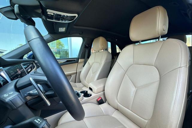Photo of 2025 Gentian Blue Metallic Porsche Macan