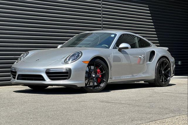 Photo of 2017 GT Silver Metallic Porsche 911