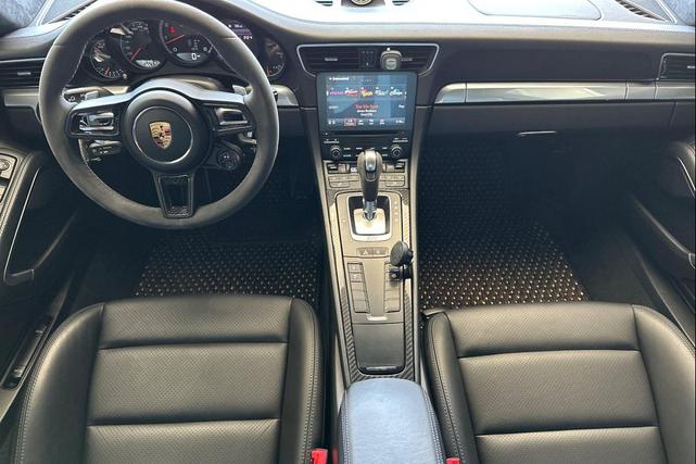 Photo of 2017 GT Silver Metallic Porsche 911