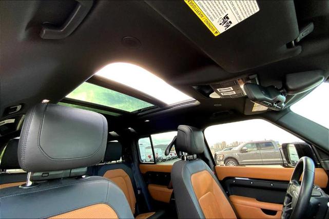 Photo of 2023 Santorini Black Land Rover Defender