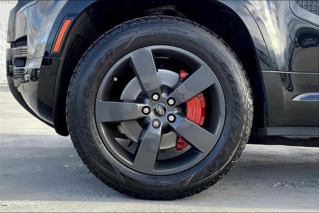 Photo of 2023 Santorini Black Land Rover Defender