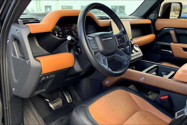 Photo of 2023 Santorini Black Land Rover Defender