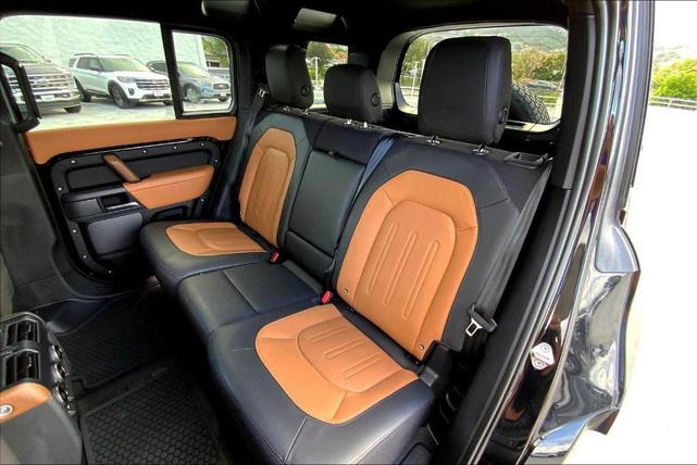 Photo of 2023 Santorini Black Land Rover Defender