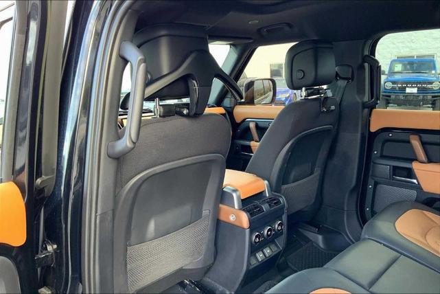 Photo of 2023 Santorini Black Land Rover Defender