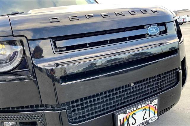 Photo of 2023 Santorini Black Land Rover Defender