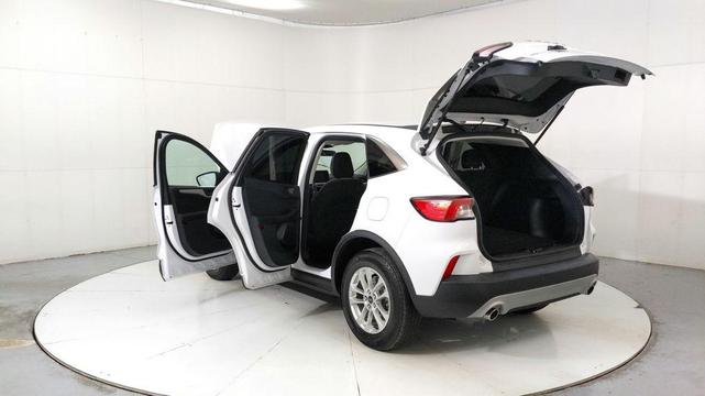 Photo of 2022 White Ford Escape