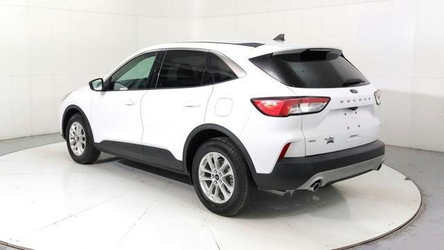 Photo of 2022 White Ford Escape