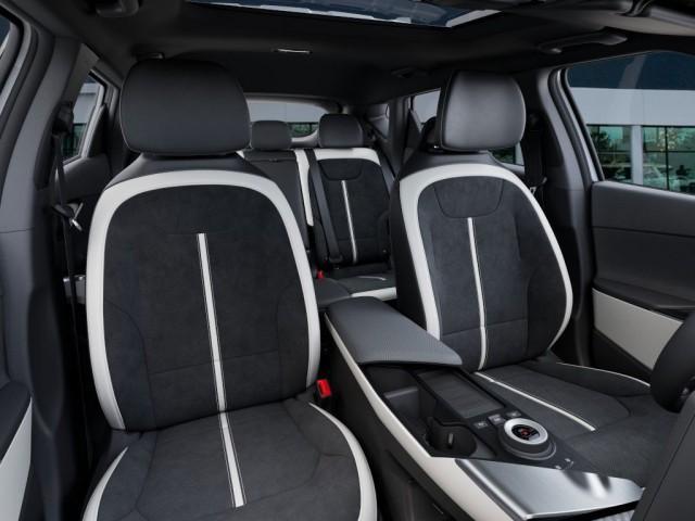 Photo of 2025 White Kia EV6