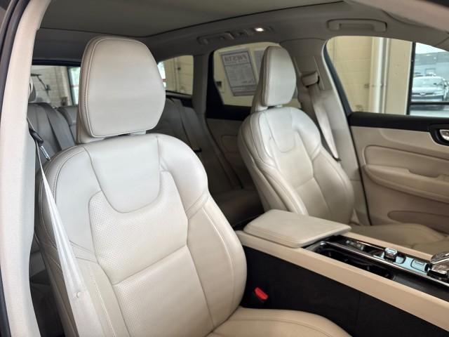 Photo of 2022 Black Volvo XC60