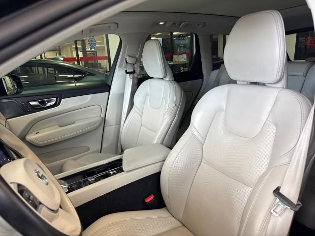 Photo of 2022 Black Volvo XC60