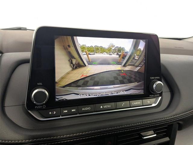 Photo of 2023 Brilliant Silver Metallic Nissan Rogue