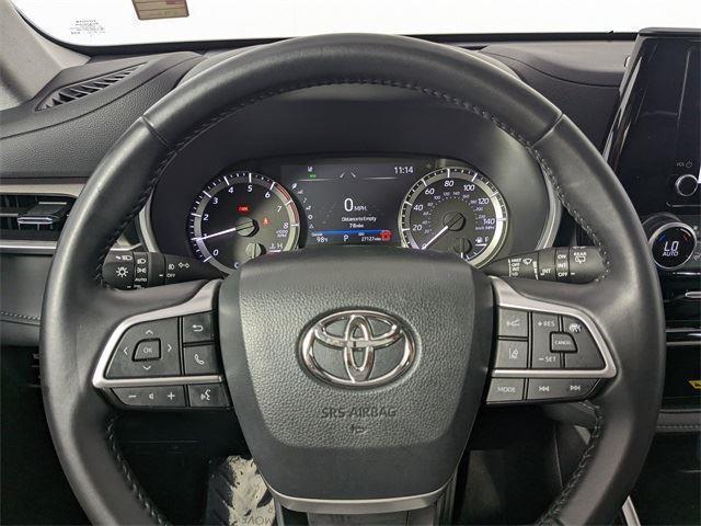 Photo of 2024 Celestial Silver Metallic Toyota Highlander