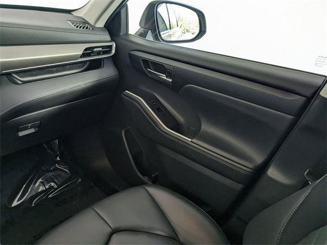 Photo of 2024 Celestial Silver Metallic Toyota Highlander
