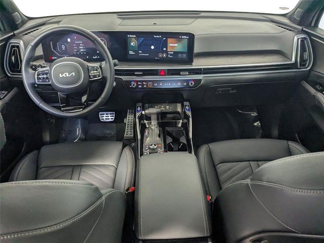 Photo of 2024 Wolf Gray Kia Sorento