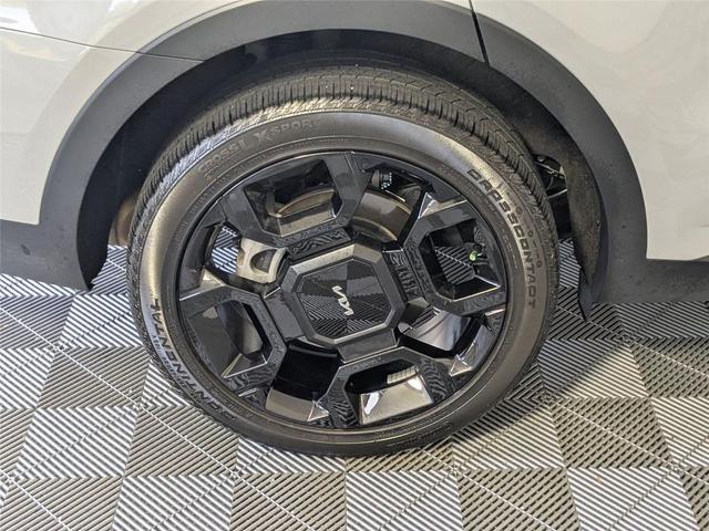 Photo of 2024 Wolf Gray Kia Sorento