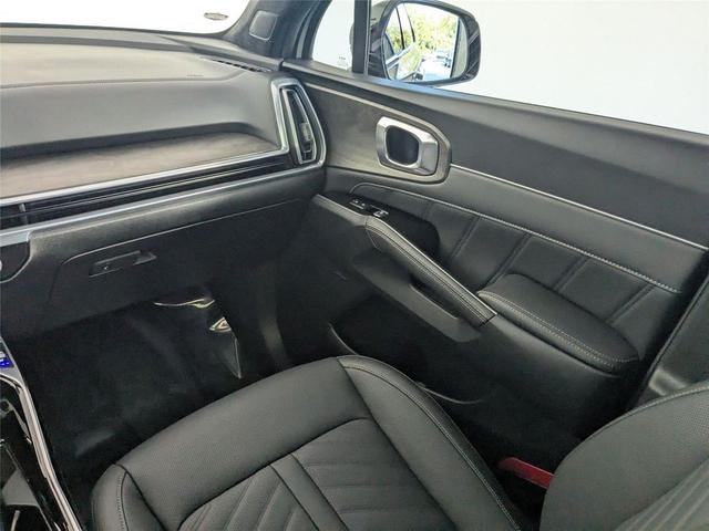 Photo of 2024 Wolf Gray Kia Sorento