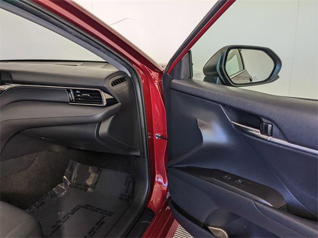 Photo of 2022 Pearl Toyota Camry