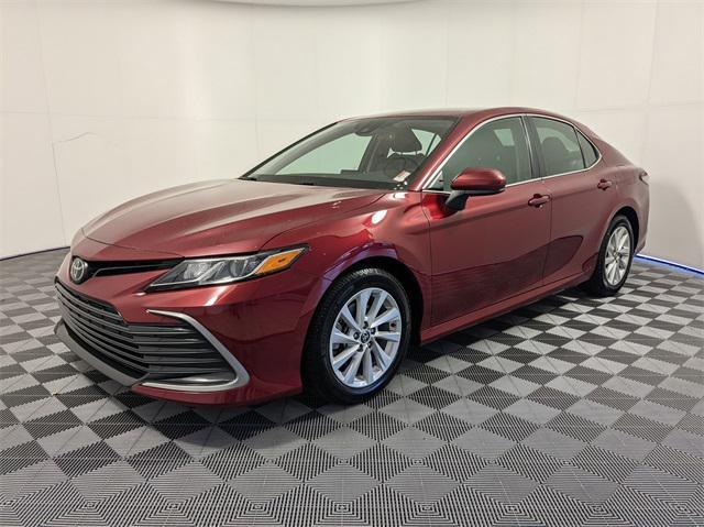 Photo of 2022 Pearl Toyota Camry