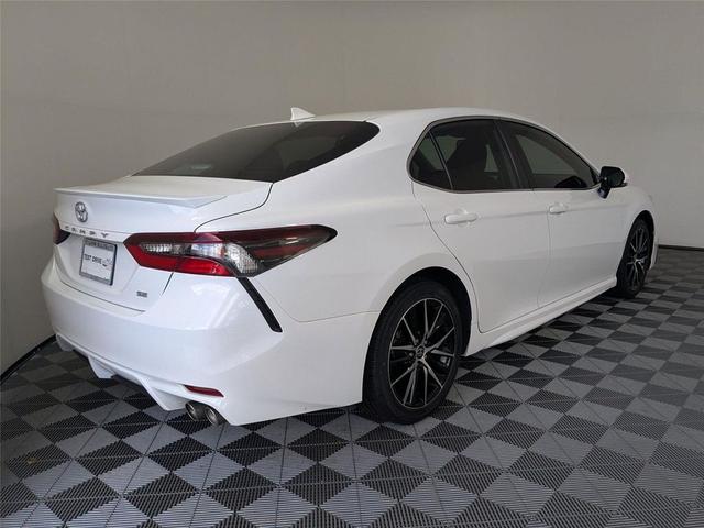 Photo of 2024 Ice Cap Toyota Camry