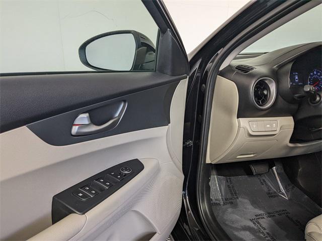 Photo of 2021 Aurora Black Kia Forte