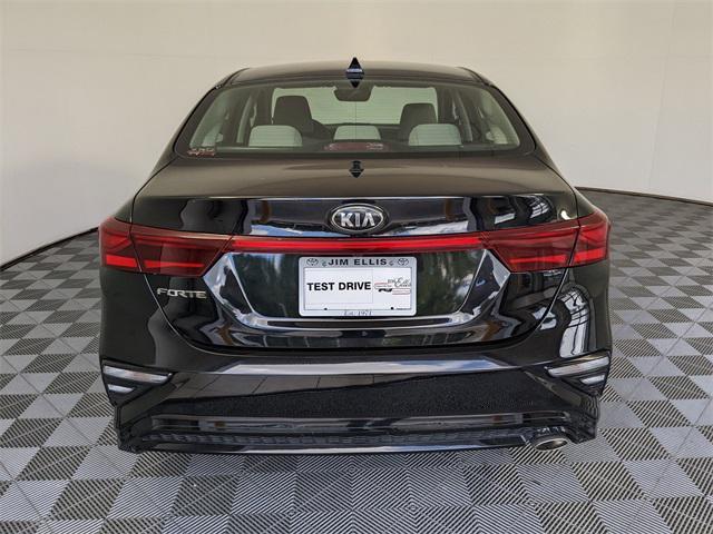 Photo of 2021 Aurora Black Kia Forte