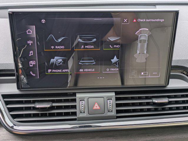 Photo of 2021 Glacier White Metallic Audi Q5