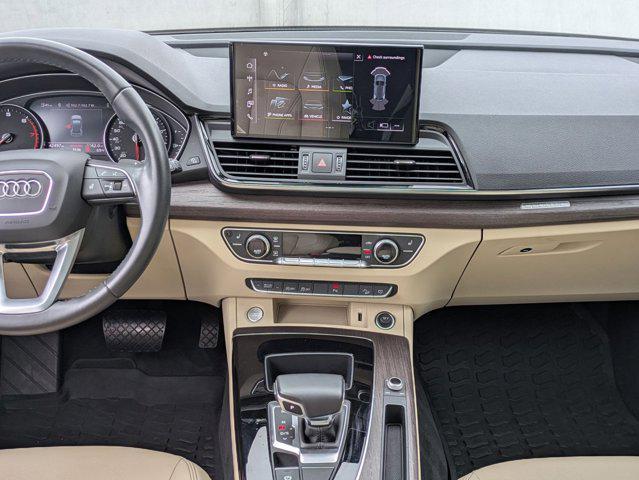 Photo of 2021 Glacier White Metallic Audi Q5