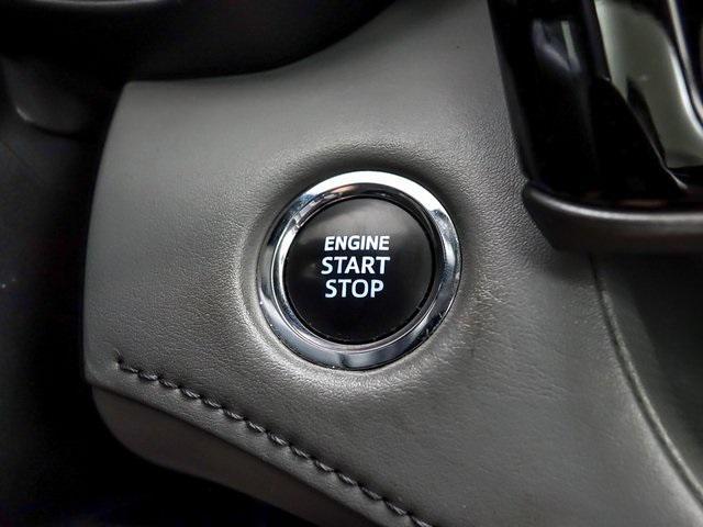 Photo of 2023 Midnight Black Metallic Toyota Highlander