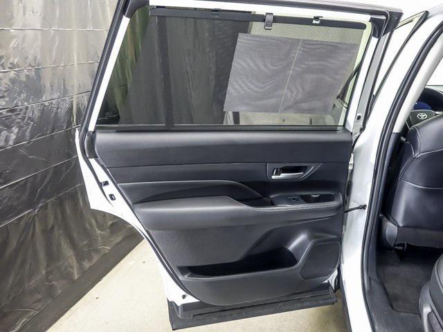 Photo of 2024 Wind Chill Pearl Toyota Grand Highlander