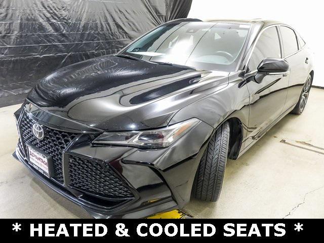 Photo of 2022 Midnight Black Metallic Toyota Avalon