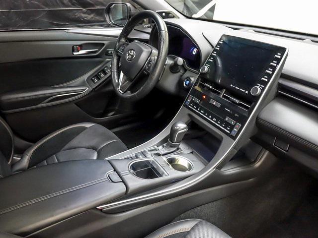 Photo of 2022 Midnight Black Metallic Toyota Avalon