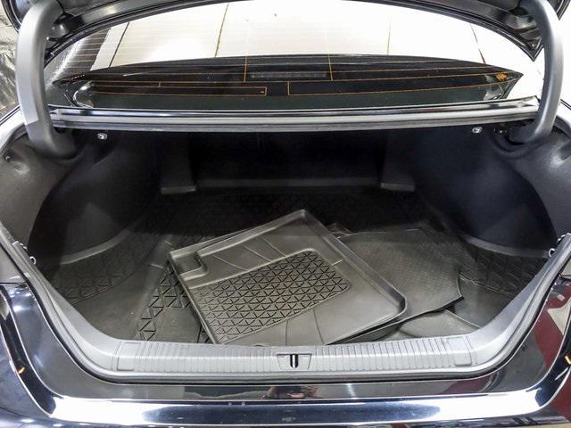 Photo of 2022 Midnight Black Metallic Toyota Avalon