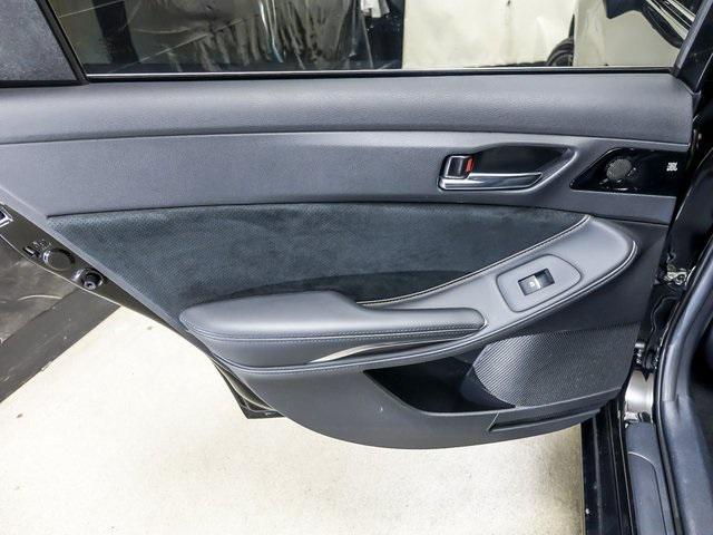 Photo of 2022 Midnight Black Metallic Toyota Avalon