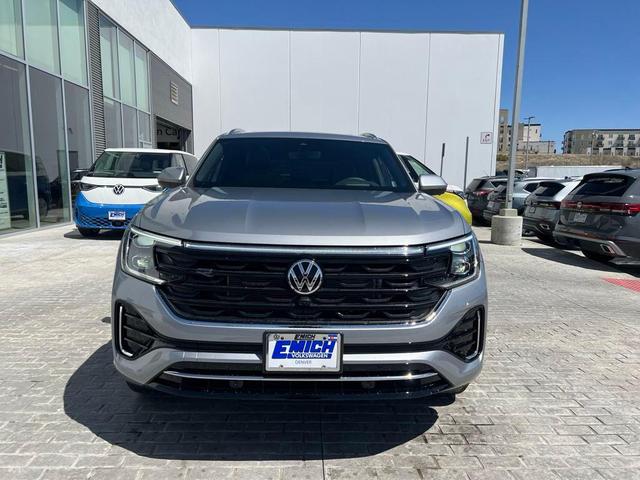 Photo of 2025 Silver Mist Metallic Volkswagen Atlas Cross Sport