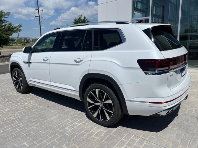 Photo of 2025 Opal White Pearl Volkswagen Atlas