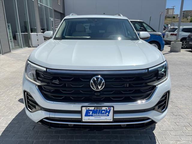 Photo of 2025 Opal White Pearl Volkswagen Atlas