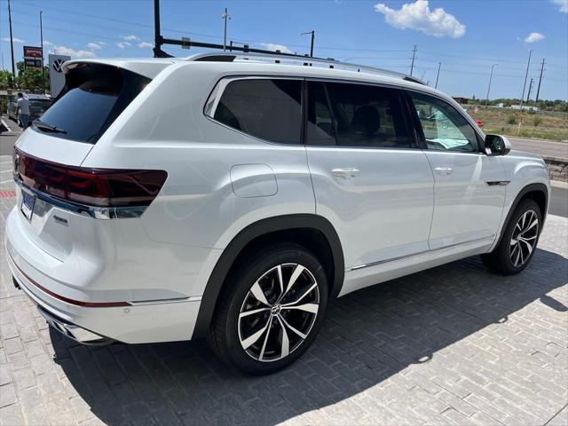 Photo of 2025 Opal White Pearl Volkswagen Atlas