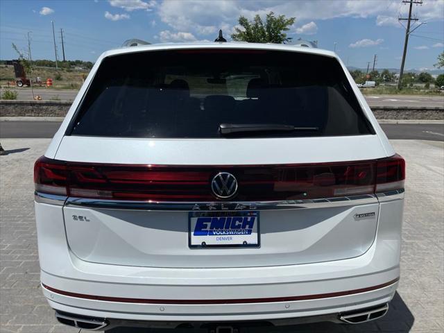 Photo of 2025 Opal White Pearl Volkswagen Atlas