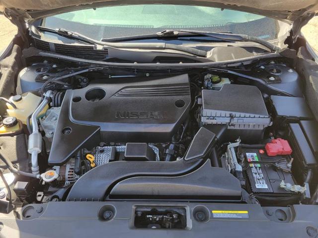 Photo of 2016 Gun Metallic Nissan Altima